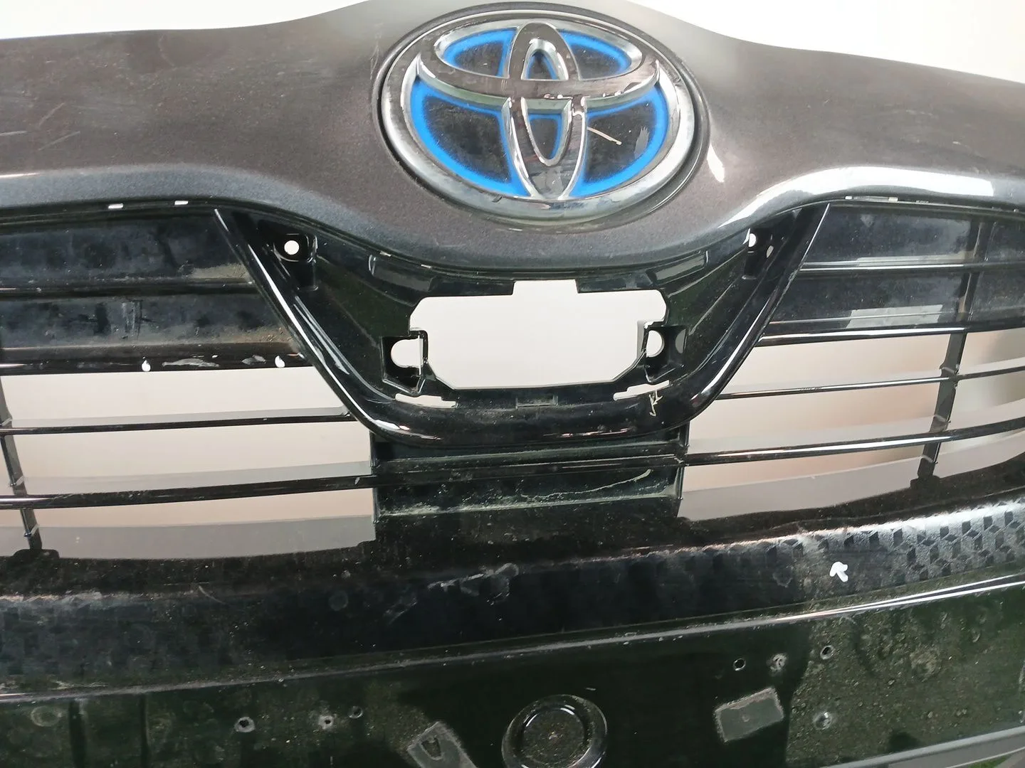 Paragolpes Delantero para Toyota Yaris Cross (Mxp_)