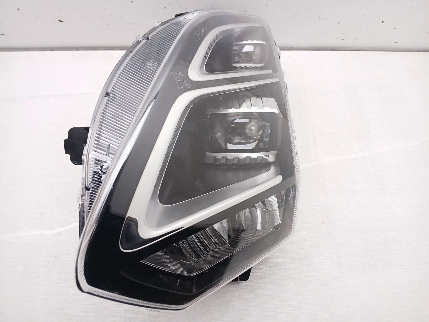 Faro Izquierdo para Omoda 5
