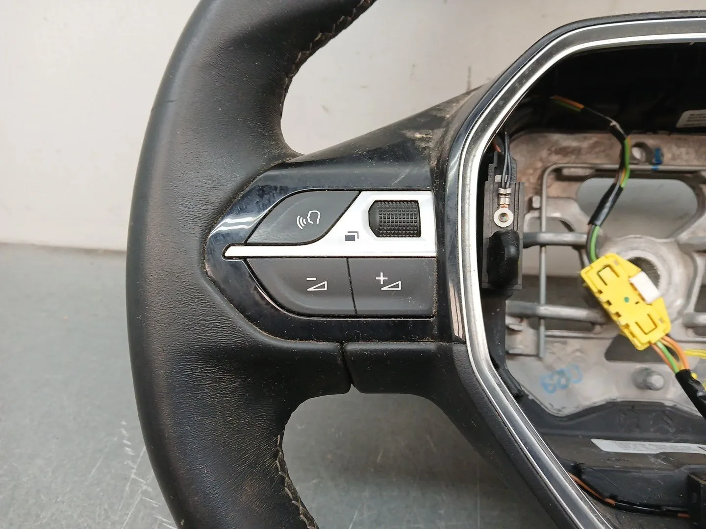 Volante para Peugeot 3008 Ii Suv (Mc_, Mr_, Mj_, M4_)