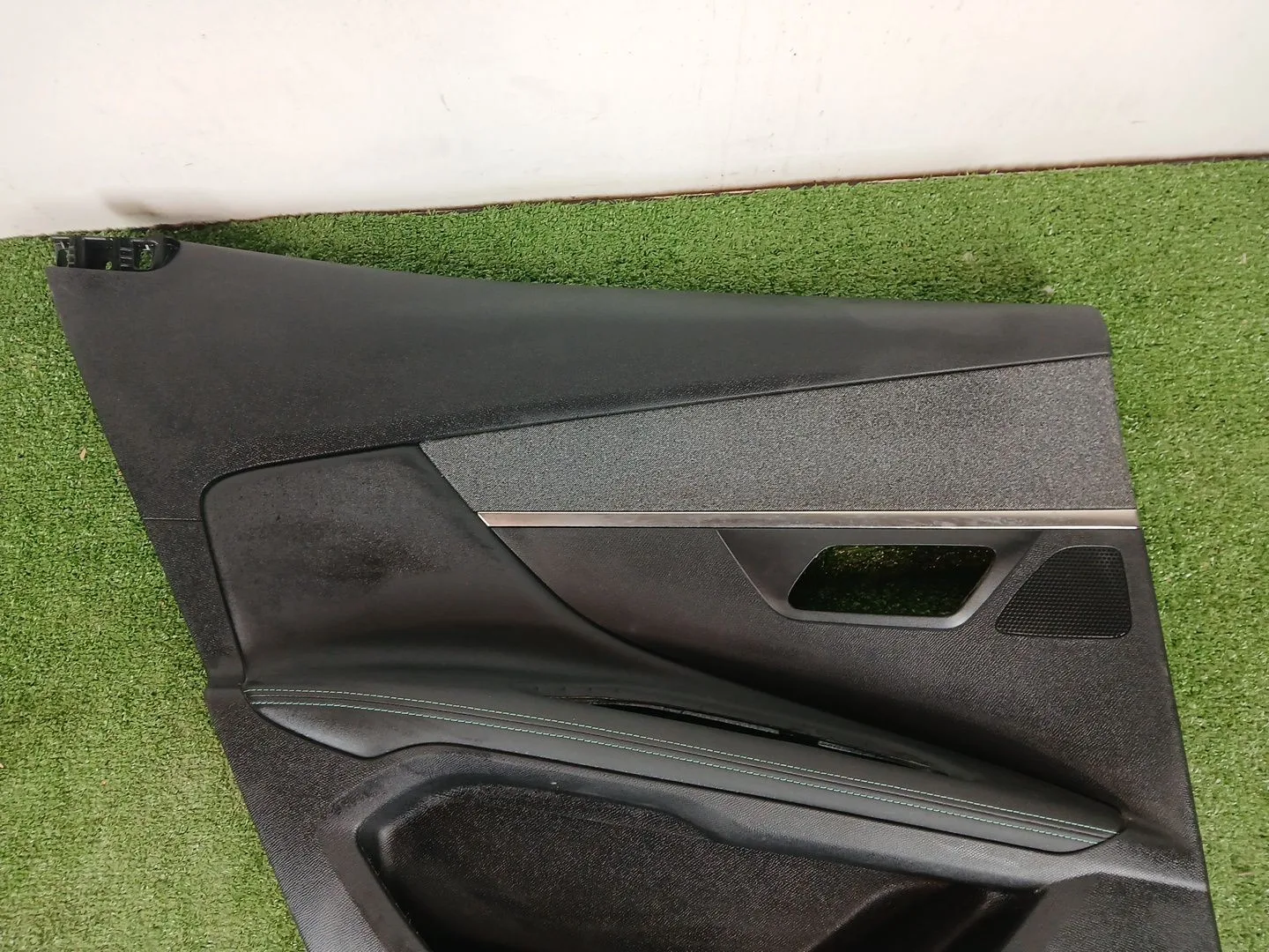 Guarnecido Puerta Trasera Izquierda para Peugeot 3008 Ii Suv (Mc_, Mr_, Mj_, M4_)