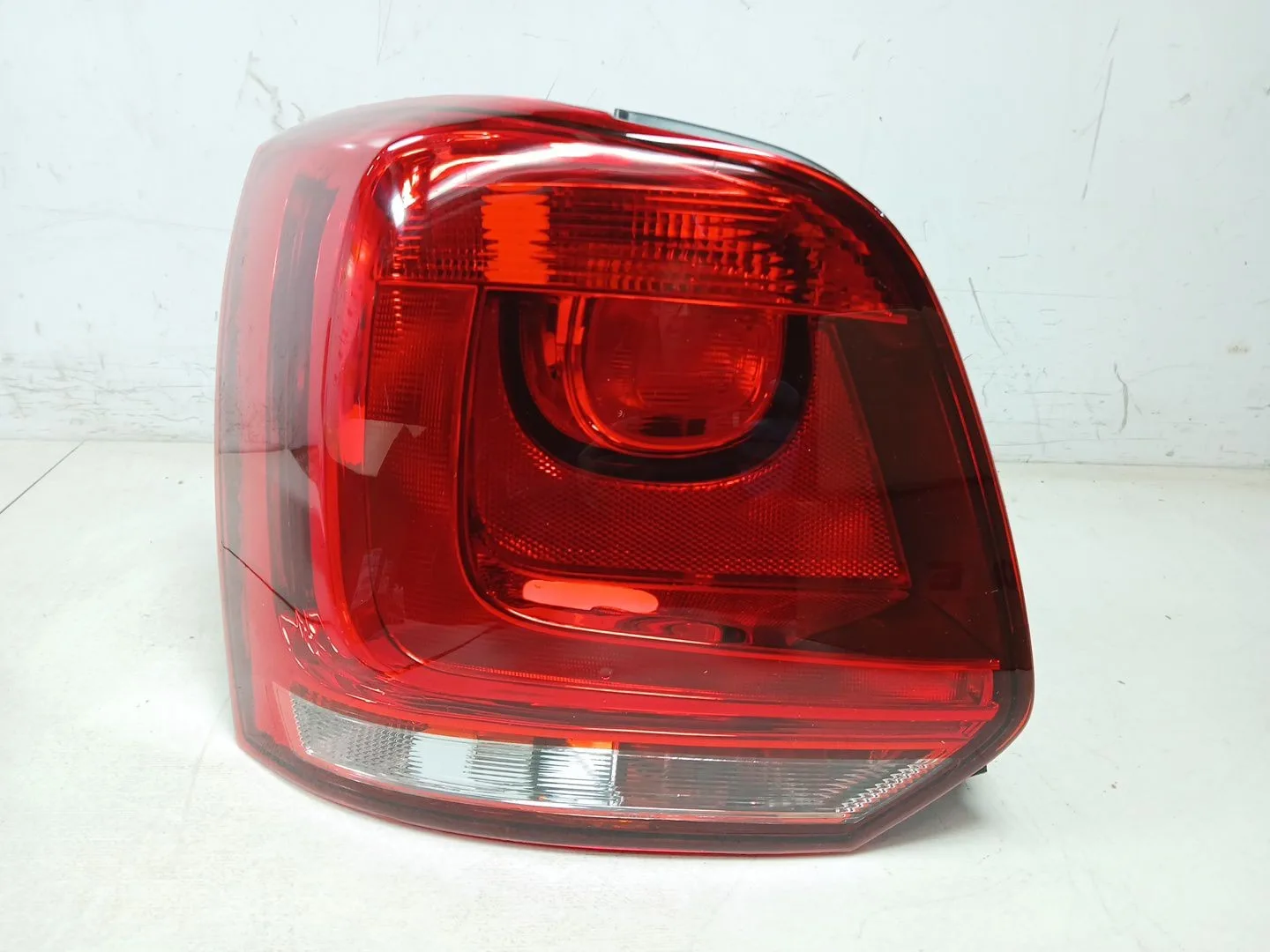 Piloto Trasero Izquierdo para Volkswagen Polo (6R1)
