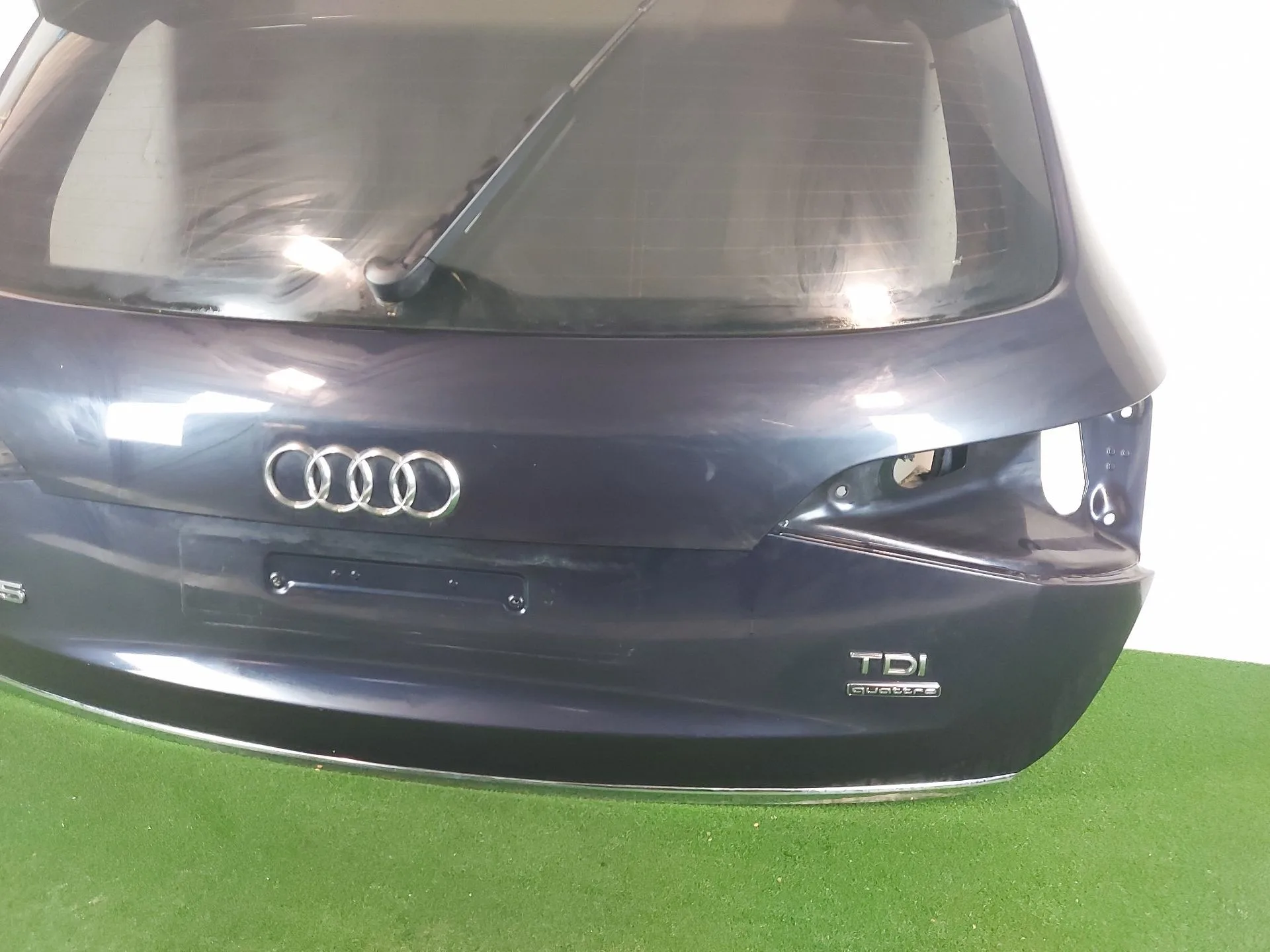 Porton Trasero para Audi Q5 (8Rb)
