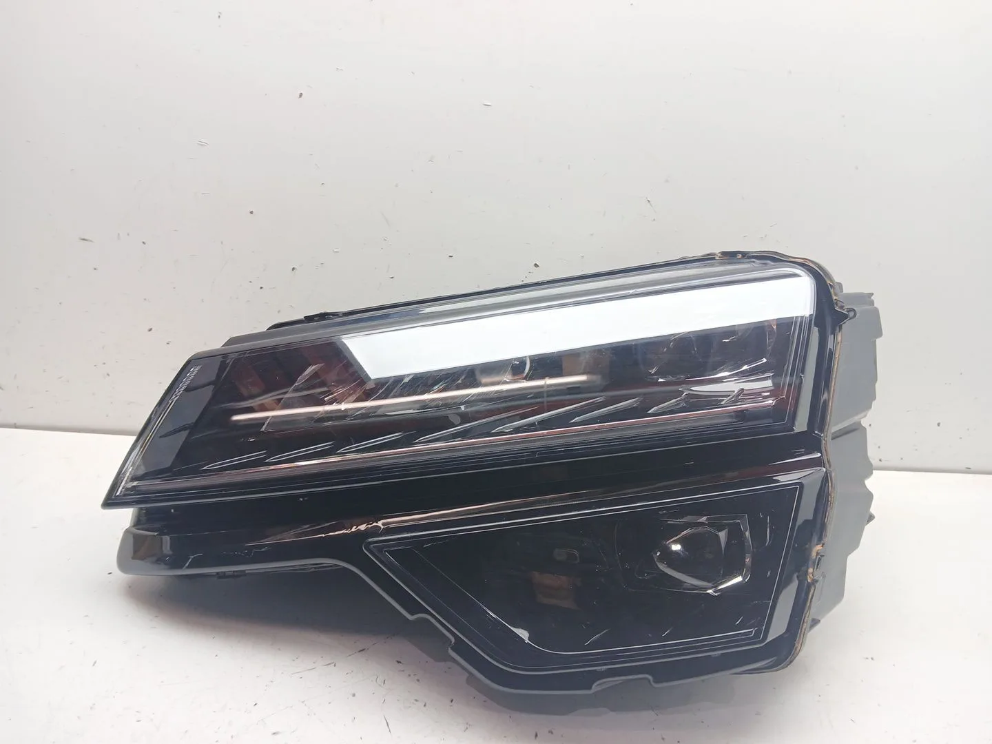 Faro Izquierdo para Skoda Karoq (Nu7, Nd7)