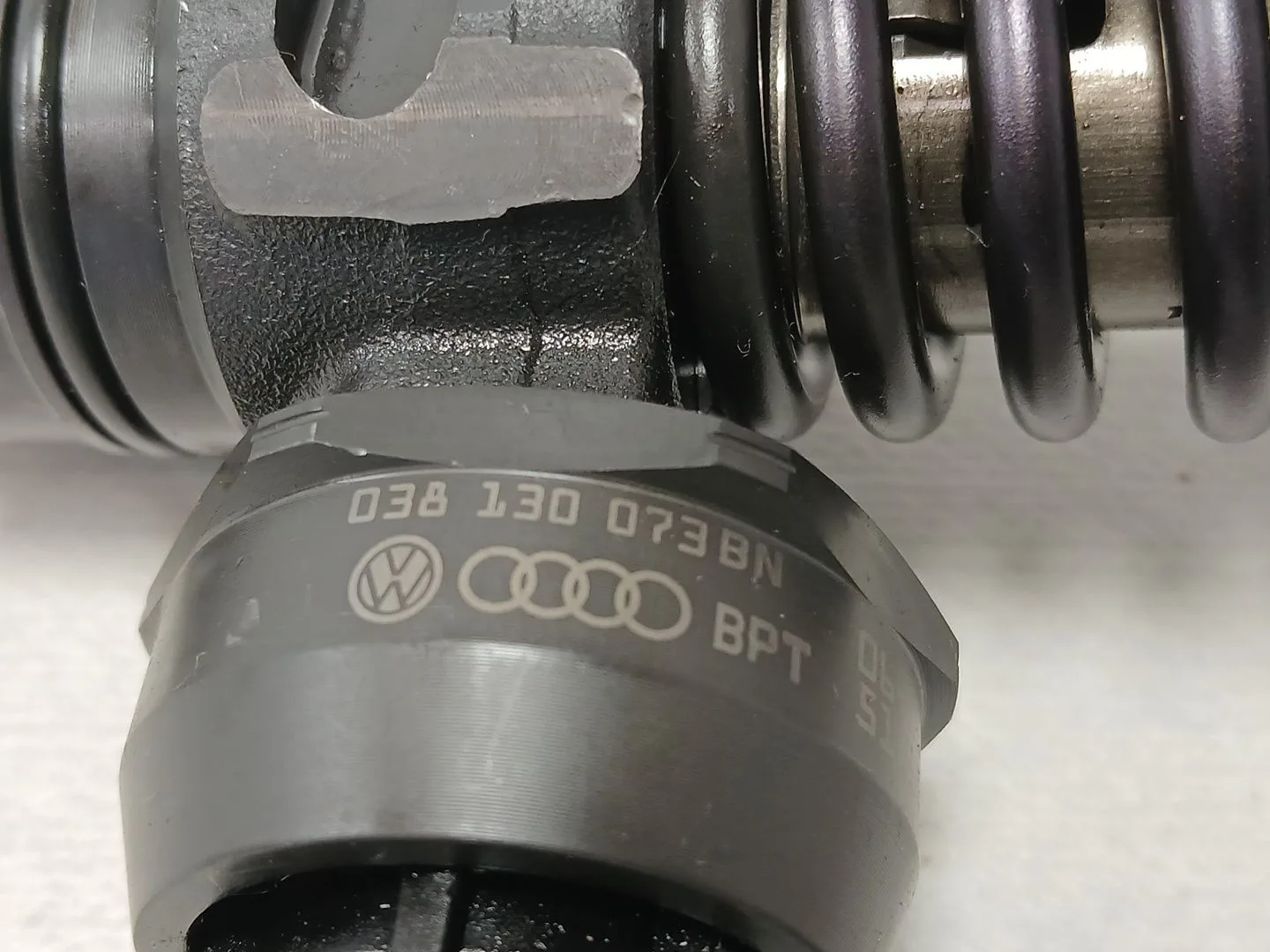 Inyector para Volkswagen Polo (9N3)