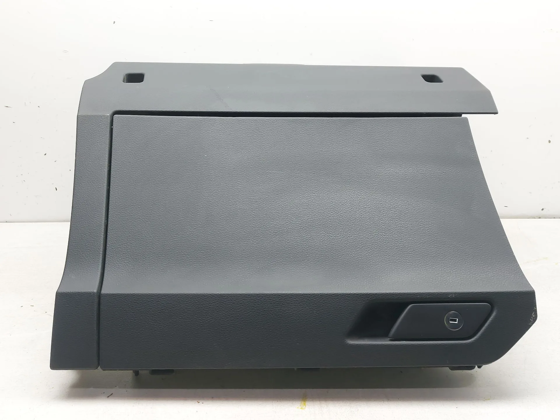 Guantera para Audi Q3 Sportback (F3N)