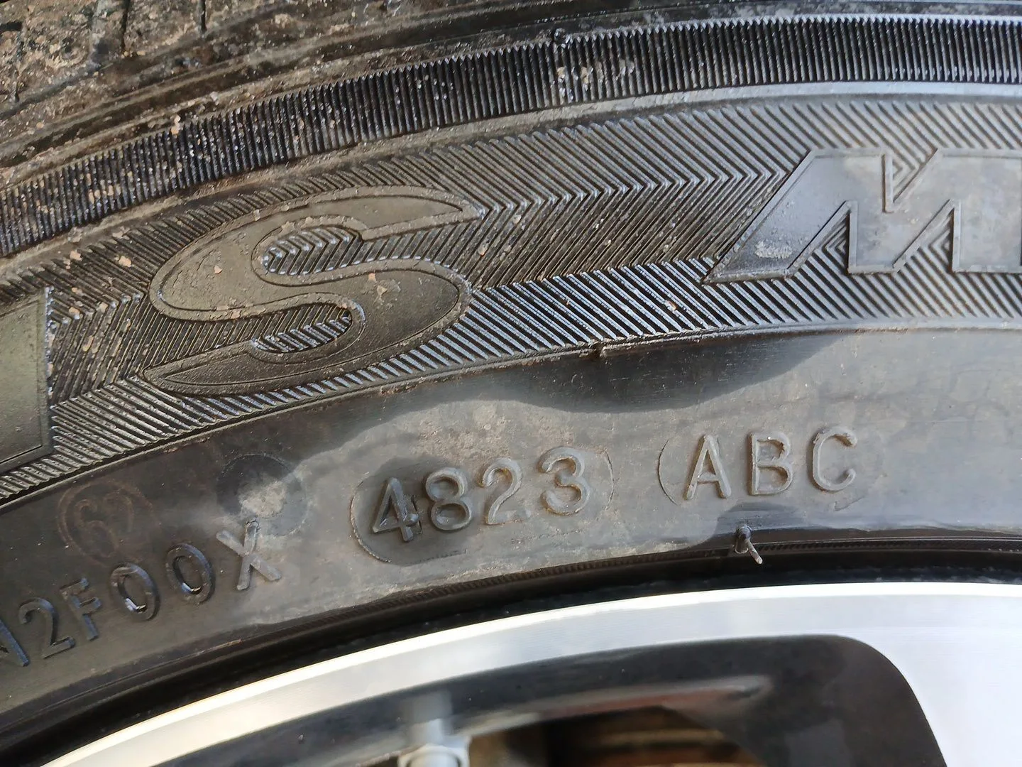 Neumatico para Mg Zs Suv (Azs1)