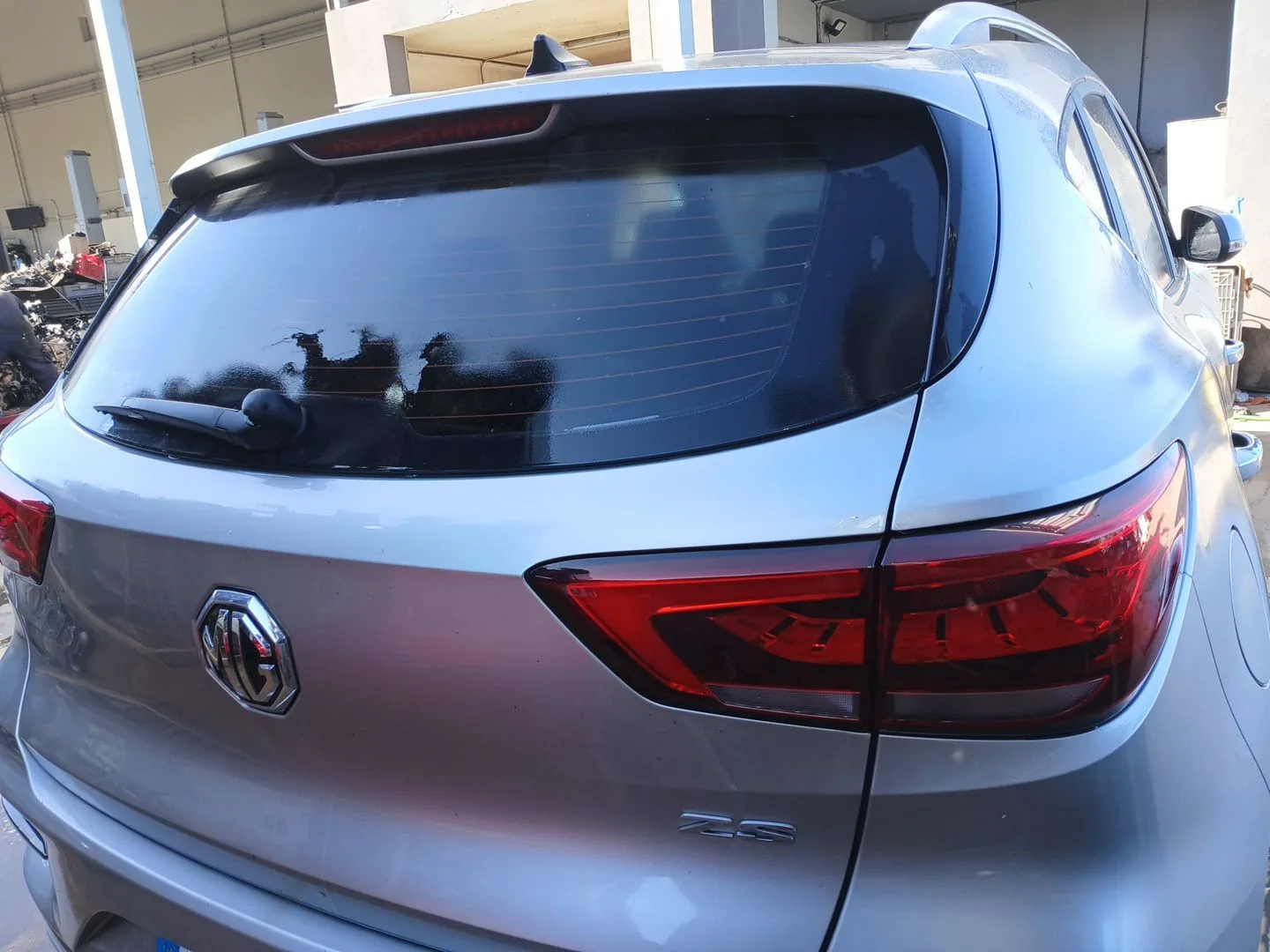 Porton Trasero para Mg Zs Suv (Azs1)
