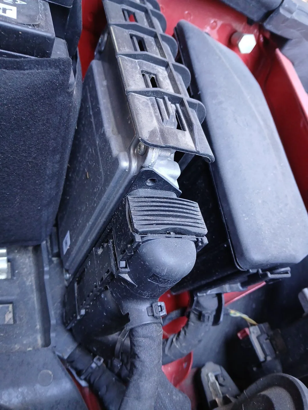 Centralita Motor Uce para Audi A1 Sportback (Gba)
