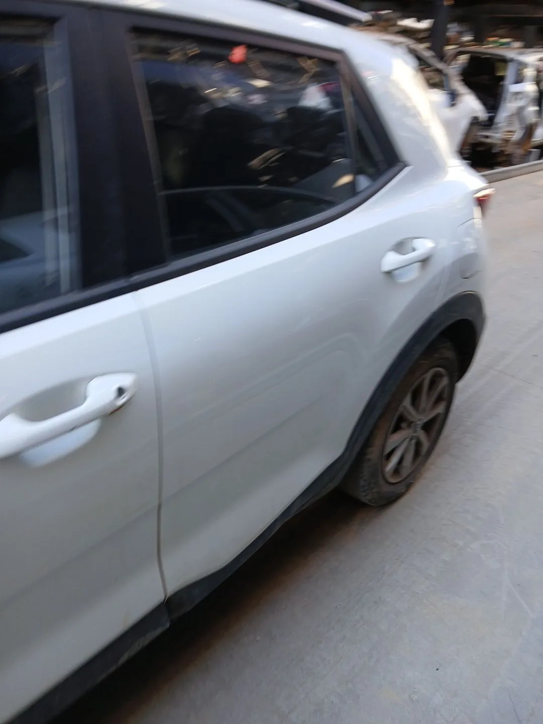 Puerta Trasera Izquierda para Kia Stonic (Yb)