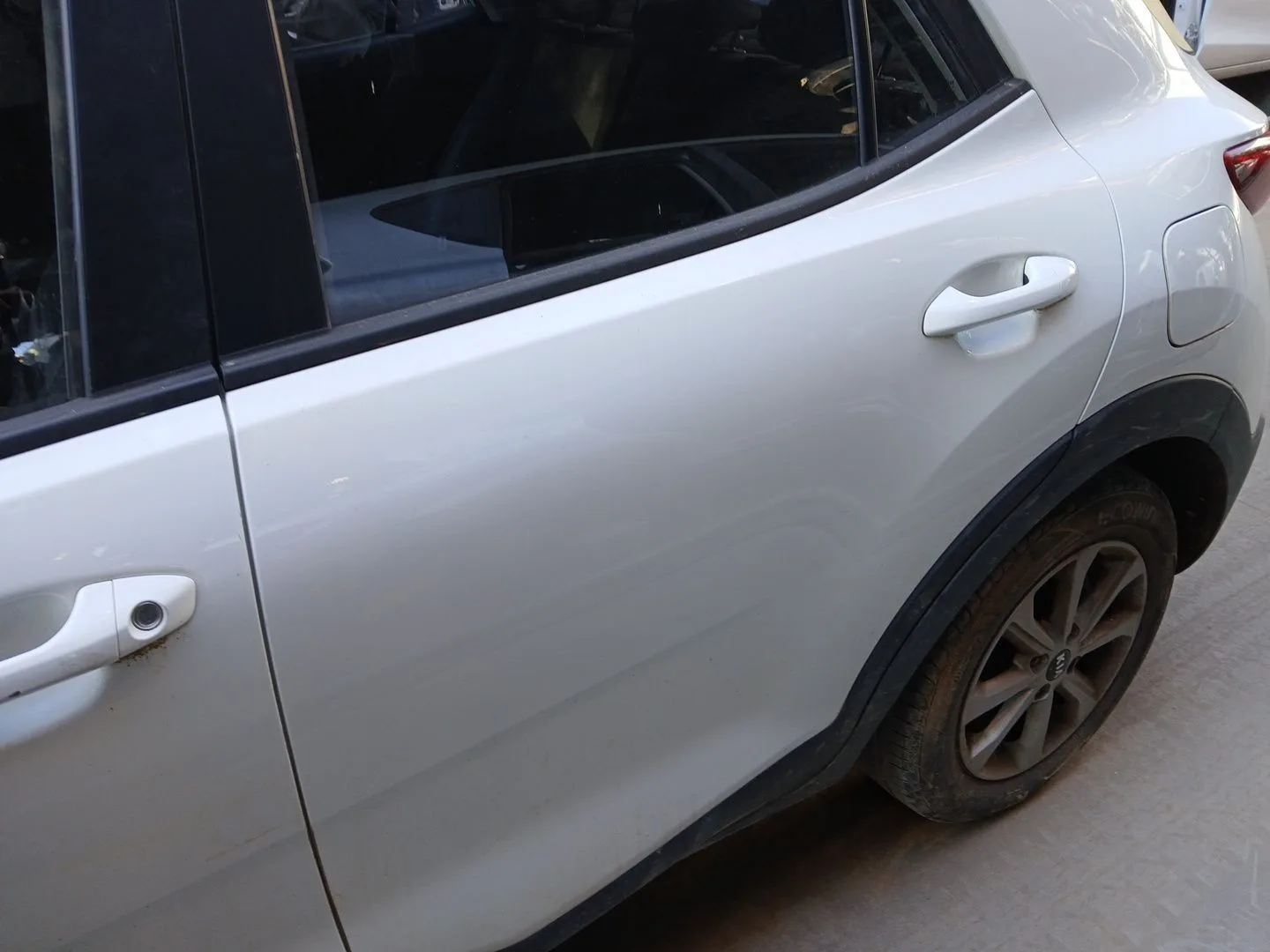 Puerta Trasera Izquierda para Kia Stonic (Yb)