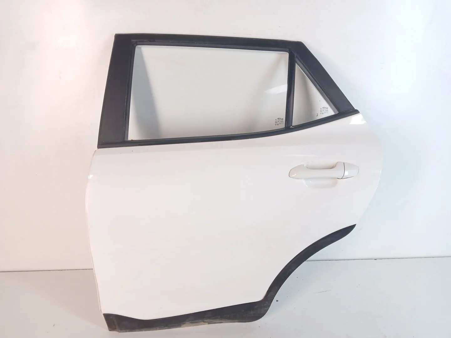Puerta Trasera Izquierda para Kia Stonic (Yb)
