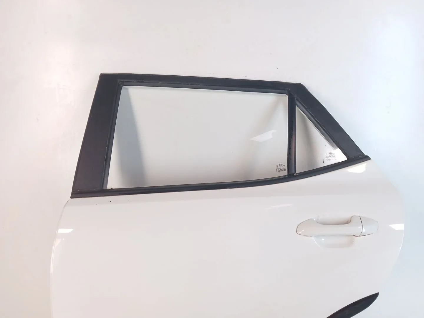 Puerta Trasera Izquierda para Kia Stonic (Yb)
