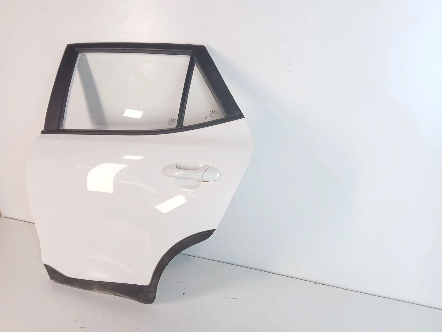 Puerta Trasera Izquierda para Kia Stonic (Yb)