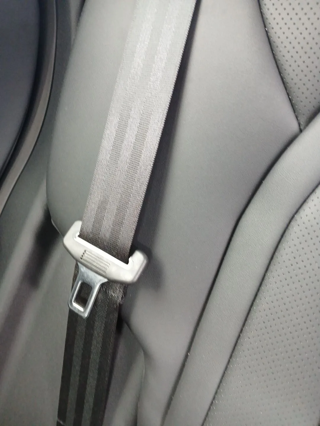 Cinturon Seguridad Trasero Derecho para Omoda 5