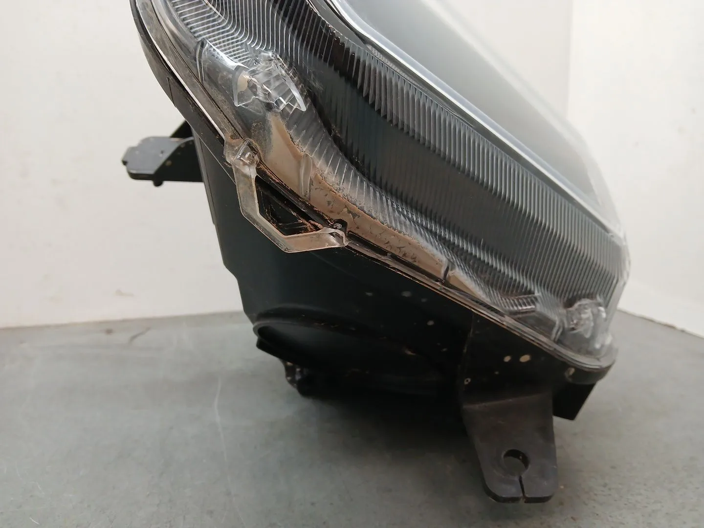 Faro Izquierdo para Omoda 5