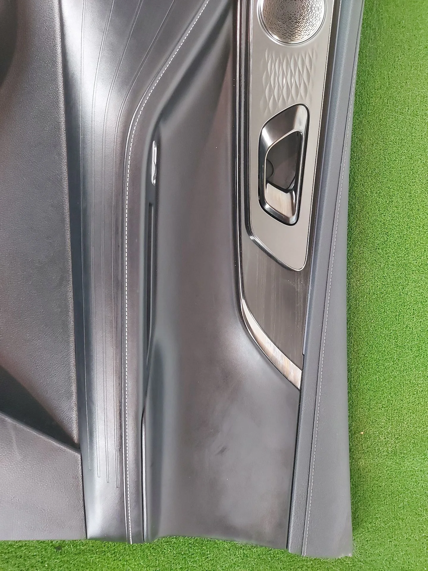 Guarnecido Puerta Delantera Derecha para Omoda 5