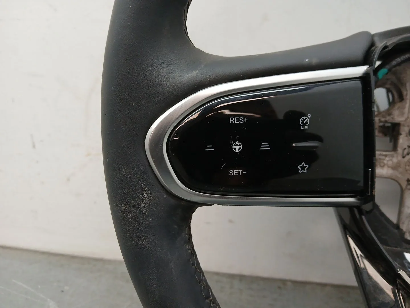 Volante para Omoda 5