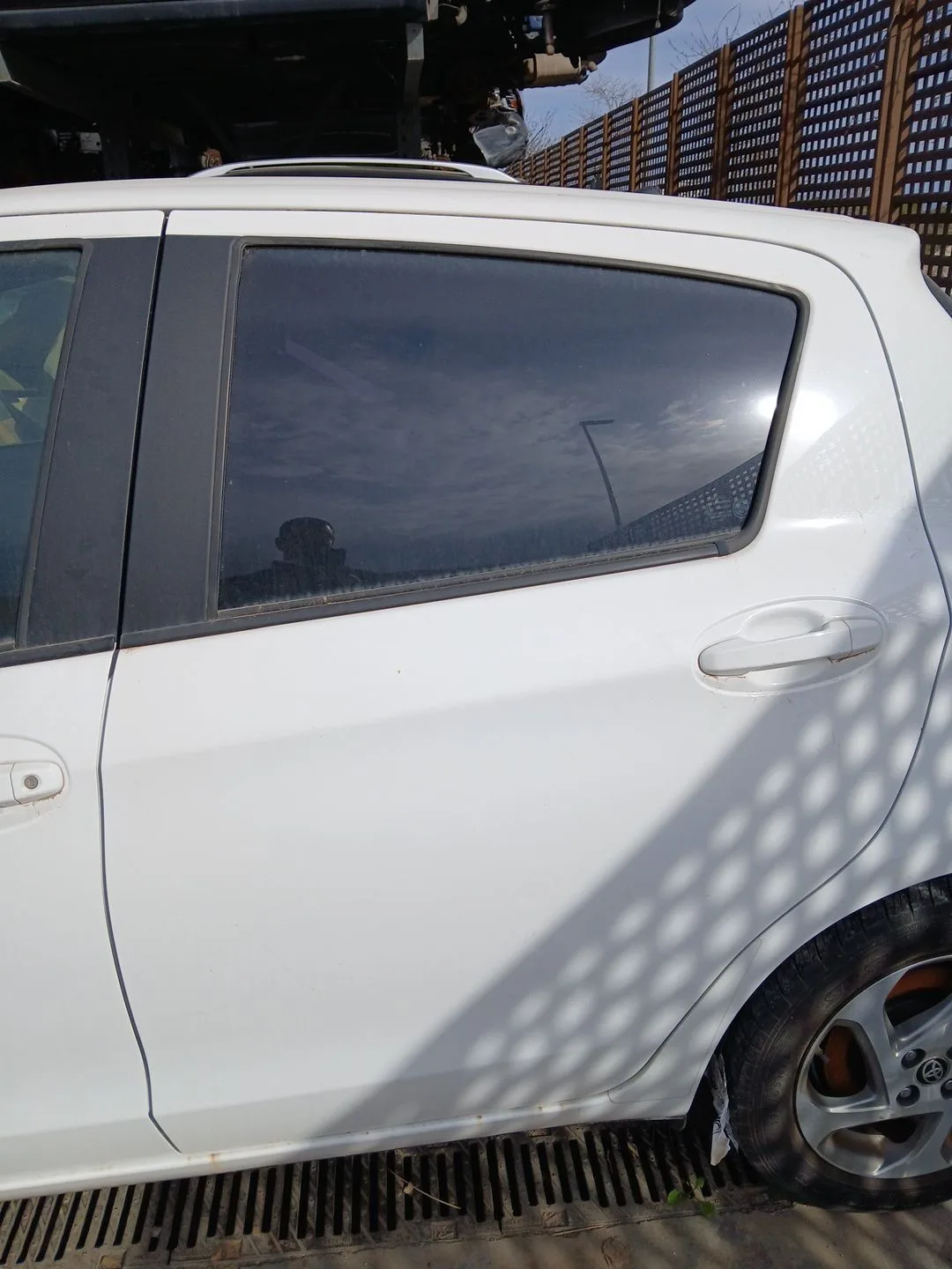 Puerta Trasera Izquierda para Toyota Yaris (_P13_)
