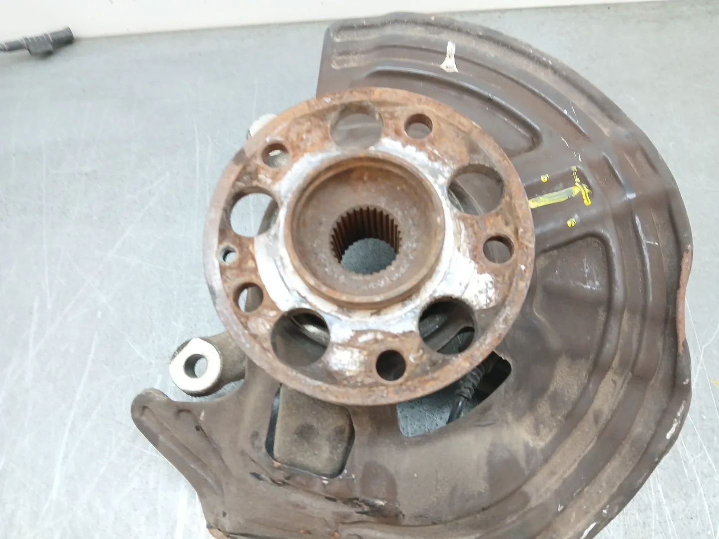 Mangueta Delantera Izquierda para Mercedes-Benz Clase B (W246)