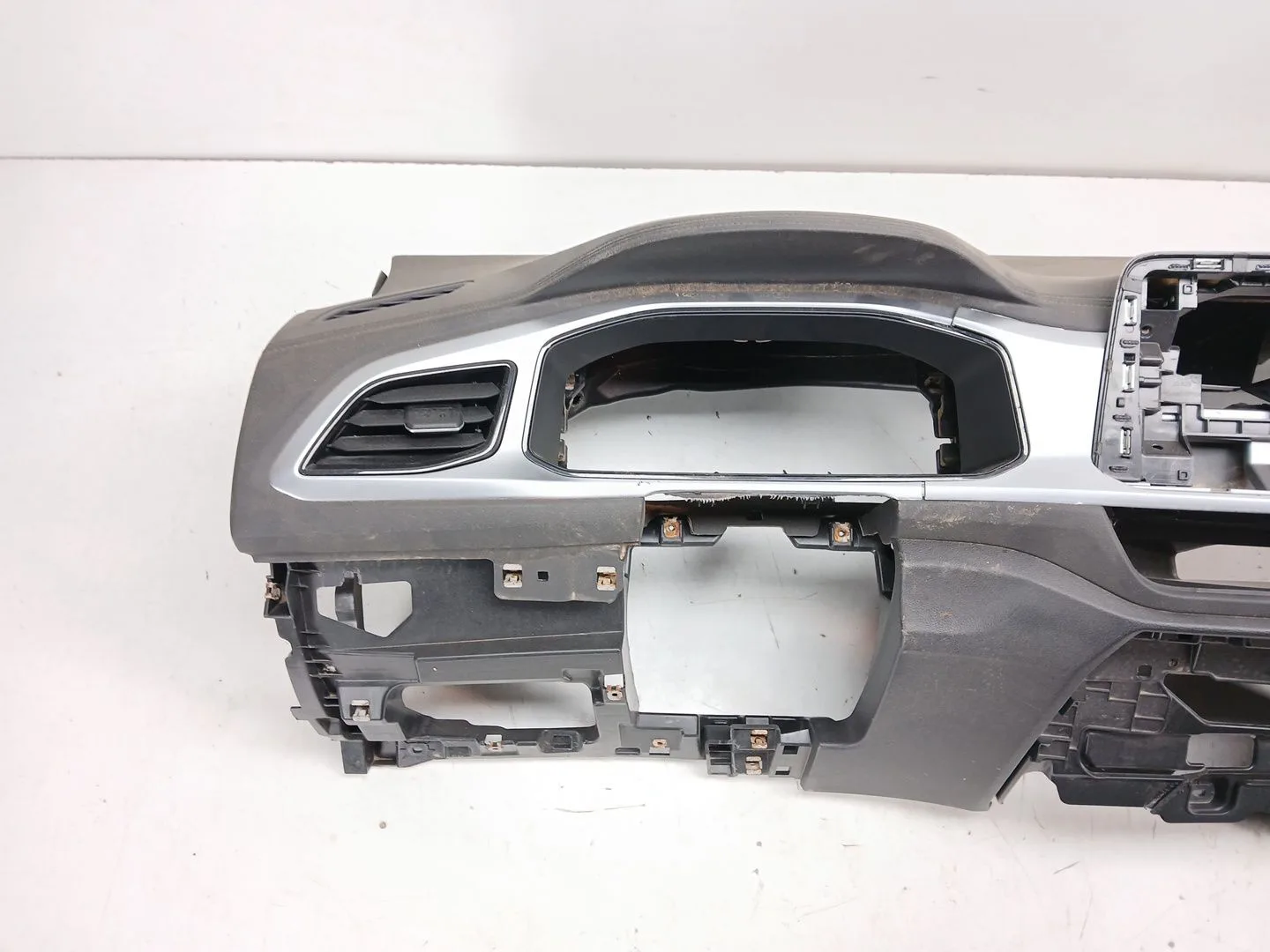 Salpicadero para Volkswagen T-Roc (A11, D11)