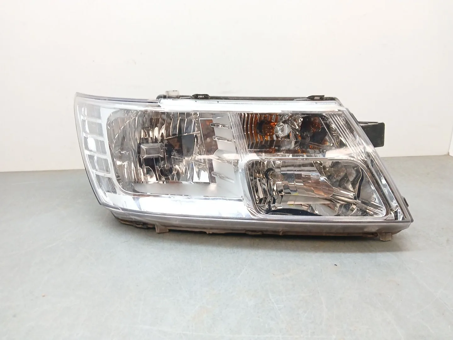 Faro Derecho para Fiat Freemont (345_)