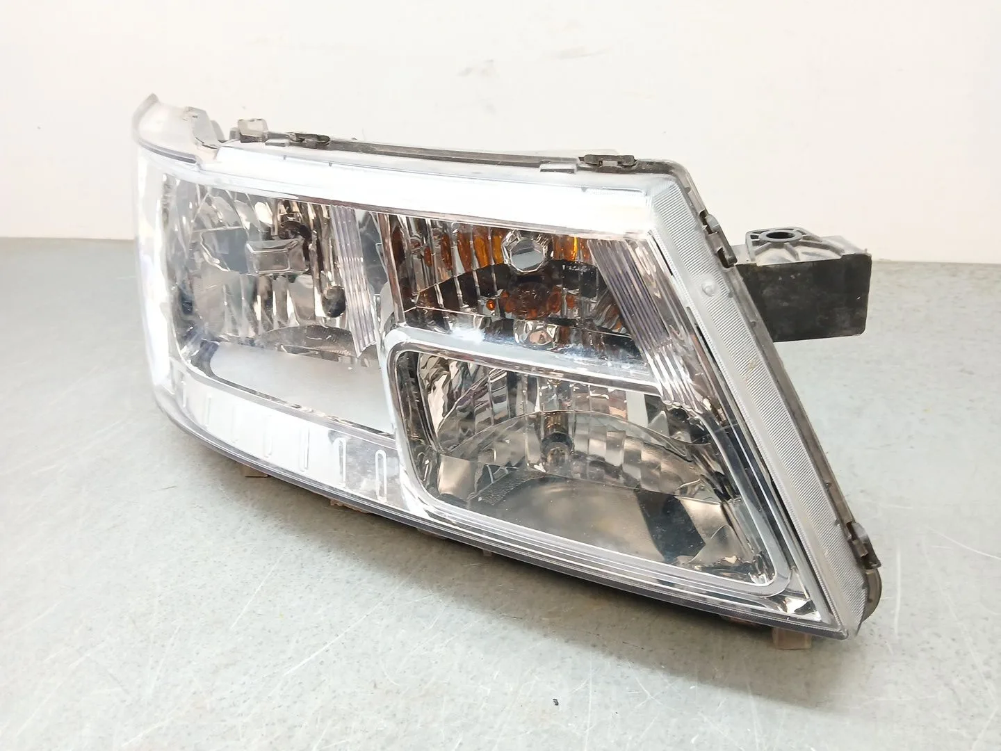 Faro Derecho para Fiat Freemont (345_)