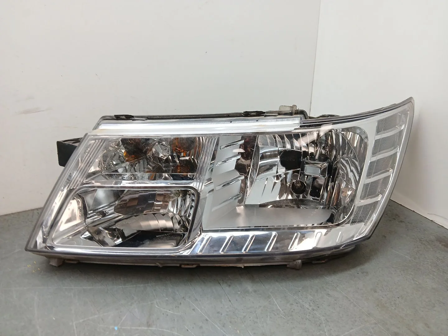 Faro Izquierdo para Fiat Freemont (345_)