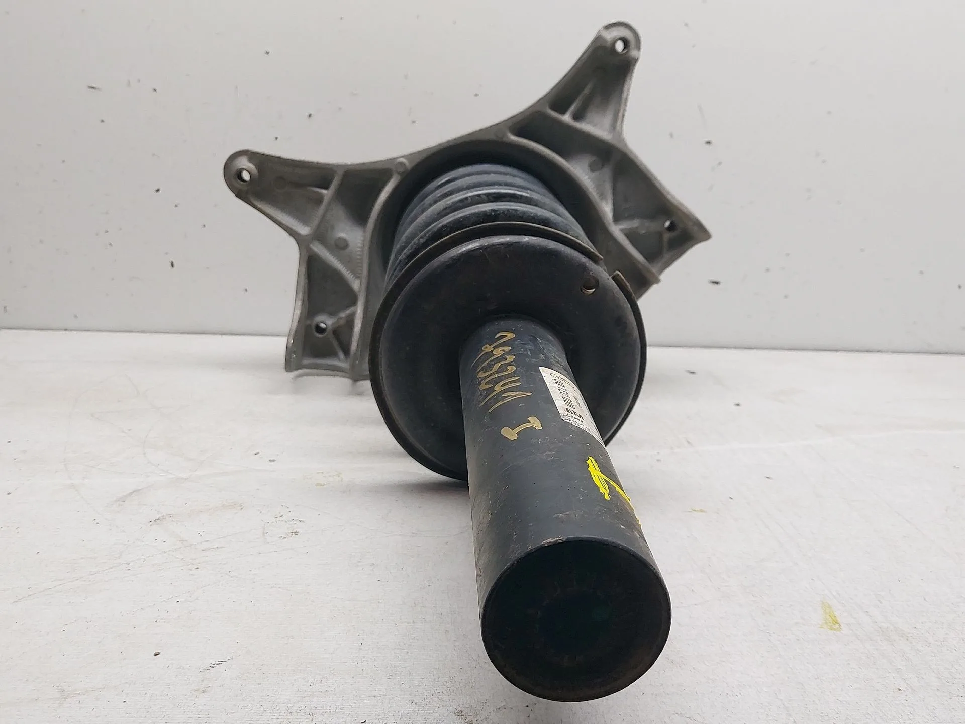 Amortiguador Delantero Izquierdo para Audi Q5 (8Rb)