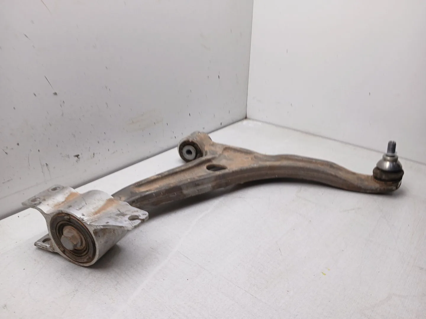 Brazo Suspension Inferior Delantero Derecho para Mercedes-Benz Gla (H247)