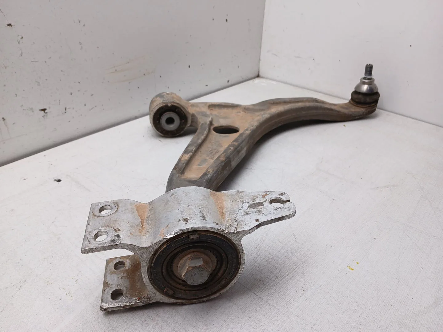 Brazo Suspension Inferior Delantero Derecho para Mercedes-Benz Gla (H247)