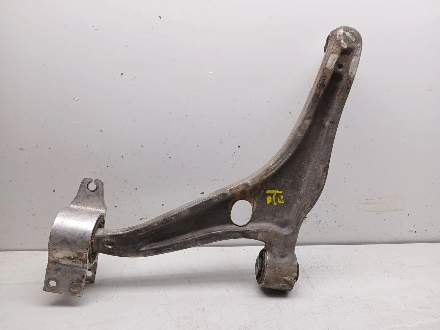 Brazo Suspension Inferior Delantero Derecho para Mercedes-Benz Gla (H247)