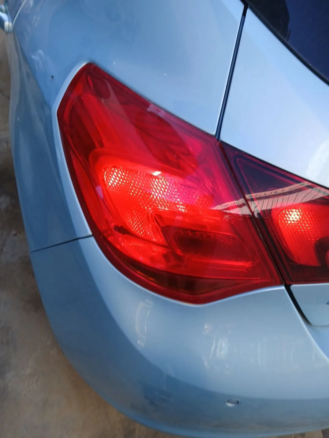 Piloto Trasero Izquierdo para Opel Astra J (P10)