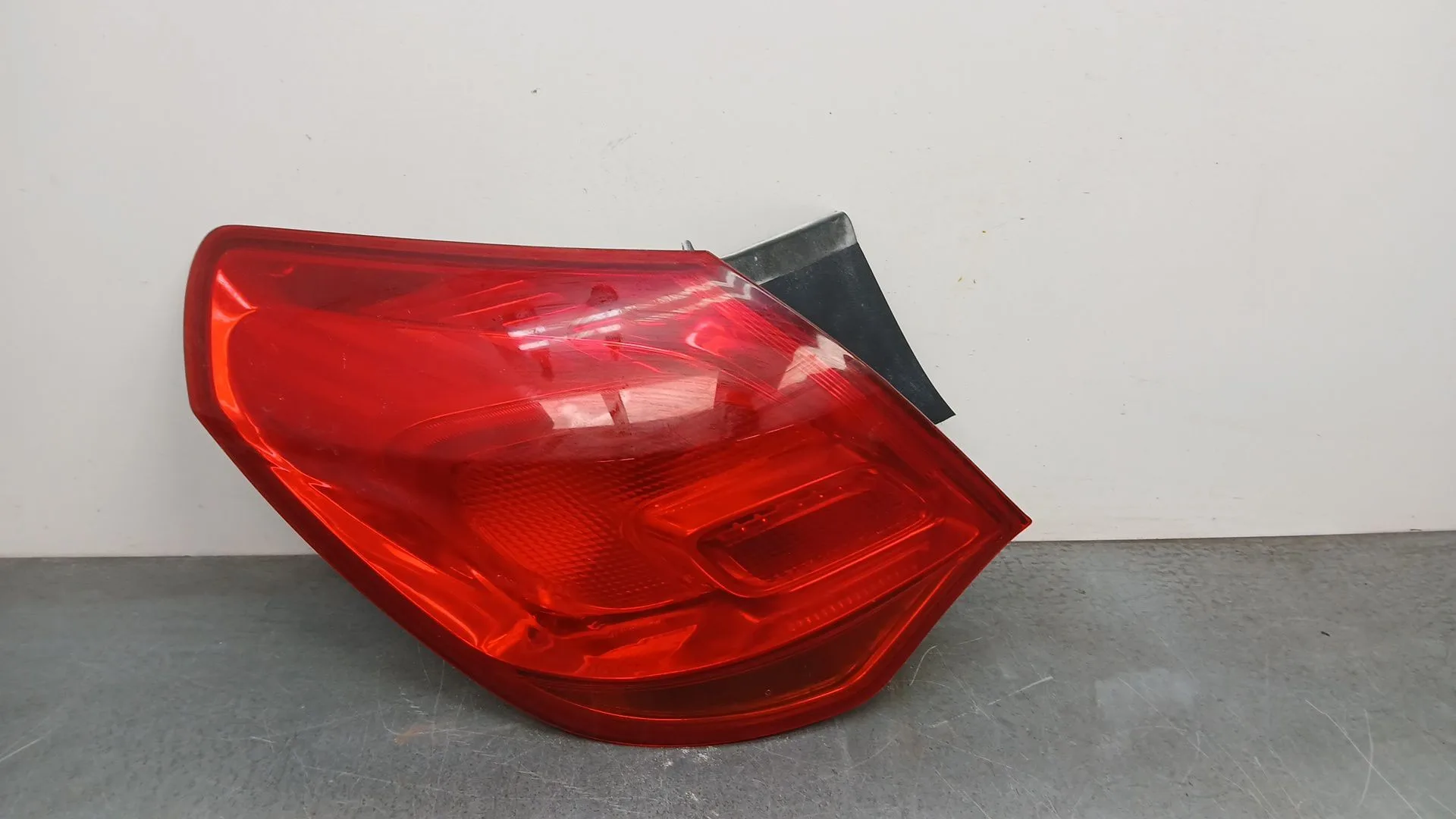 Piloto Trasero Izquierdo para Opel Astra J (P10)