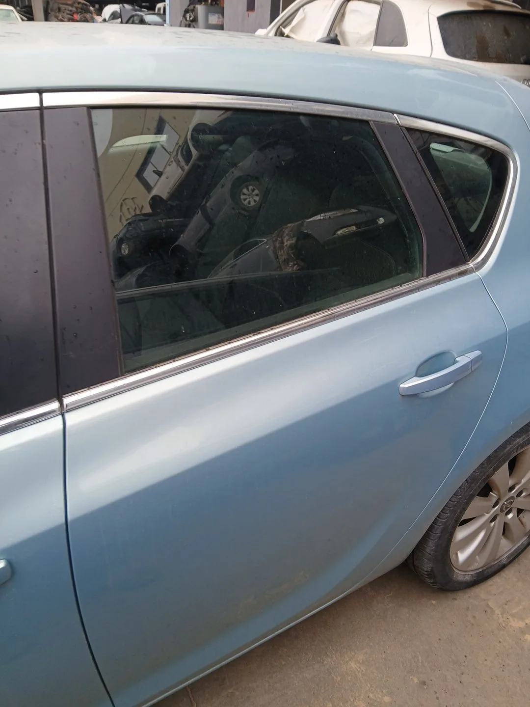 Puerta Trasera Izquierda para Opel Astra J (P10)