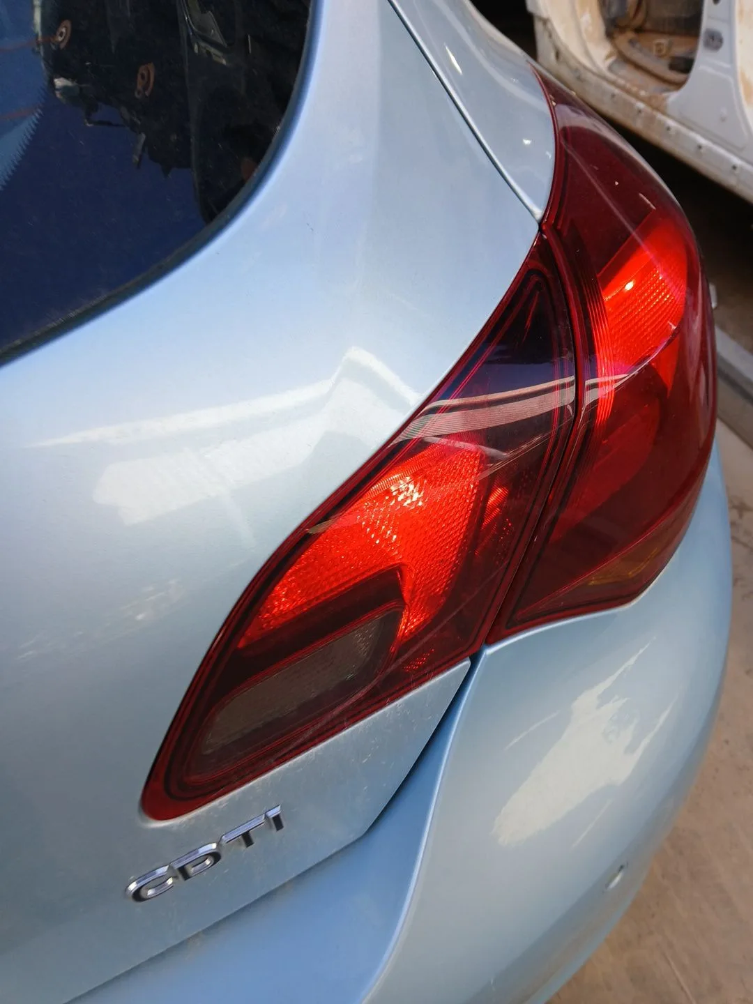 Piloto Trasero Derecho Interior para Opel Astra J (P10)