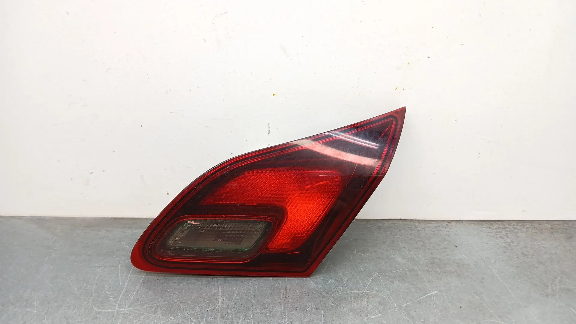 Piloto Trasero Derecho Interior para Opel Astra J (P10)