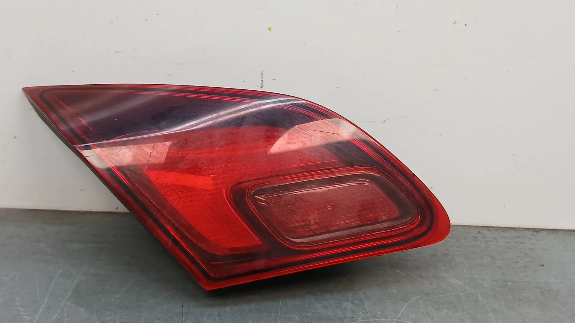 Piloto Trasero Izquierdo Interior para Opel Astra J (P10)
