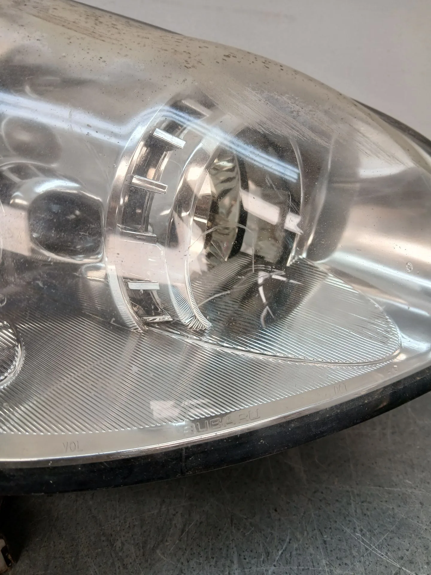 Faro Derecho para Subaru Tribeca (B9)