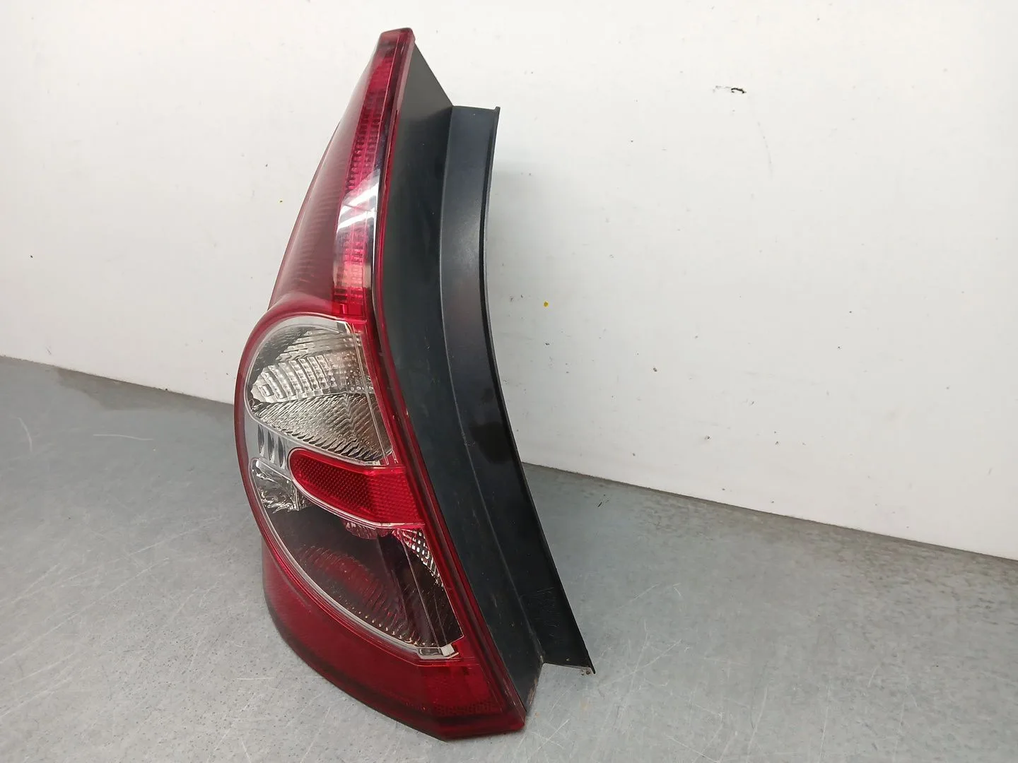 Piloto Trasero Izquierdo para Dacia Sandero (Bs_)