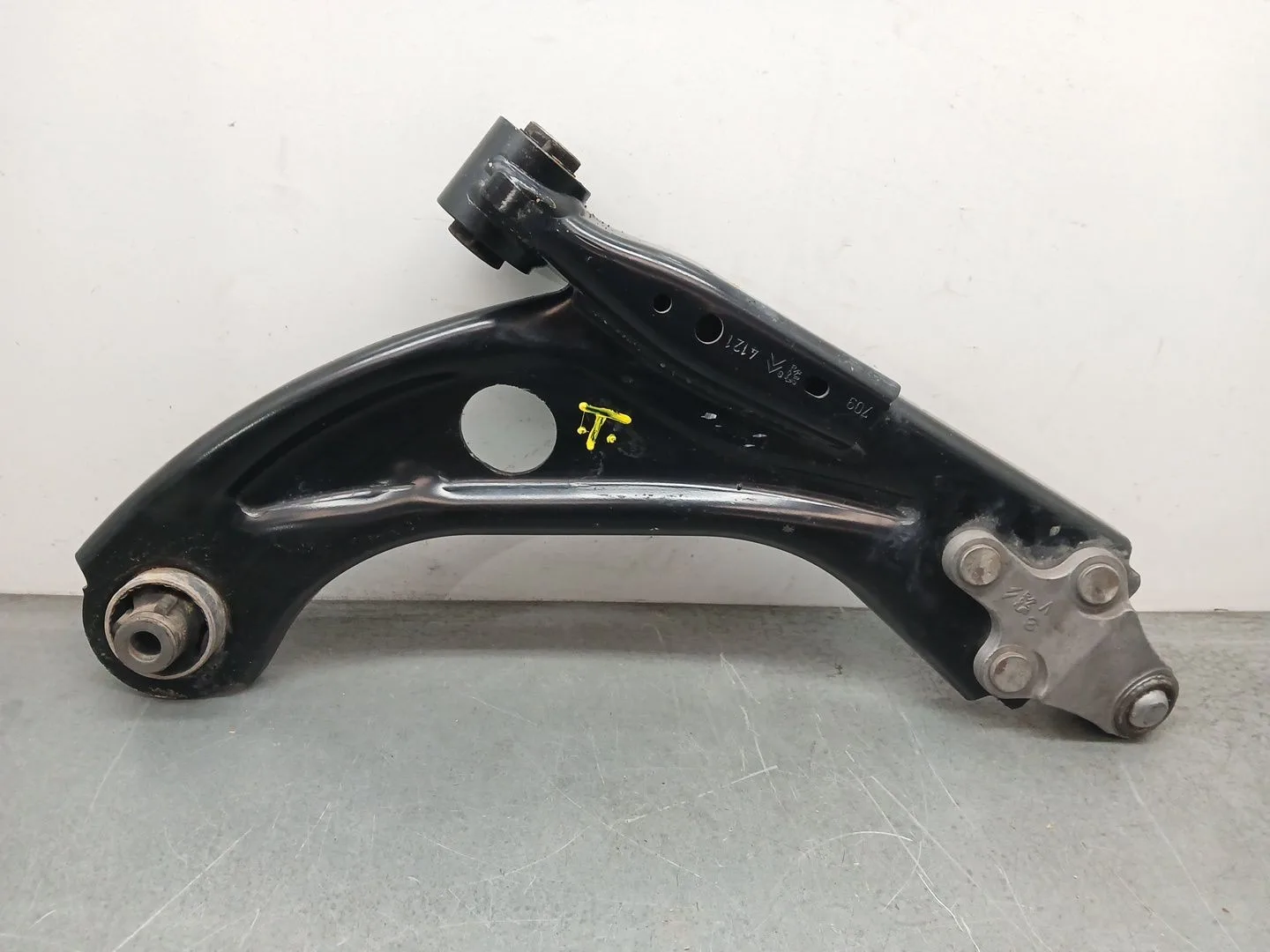 Brazo Suspension Inferior Delantero Izquierdo para Peugeot 3008 Ii Suv (Mc_, Mr_, Mj_, M4_)