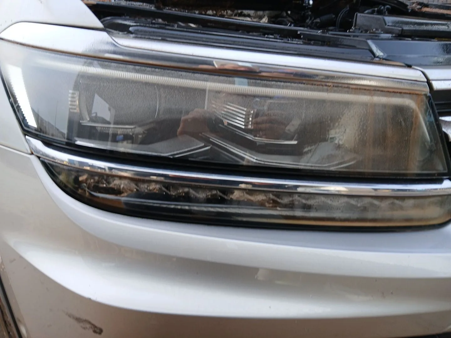 Faro Derecho para Volkswagen Tiguan (Ad1, Ax1)