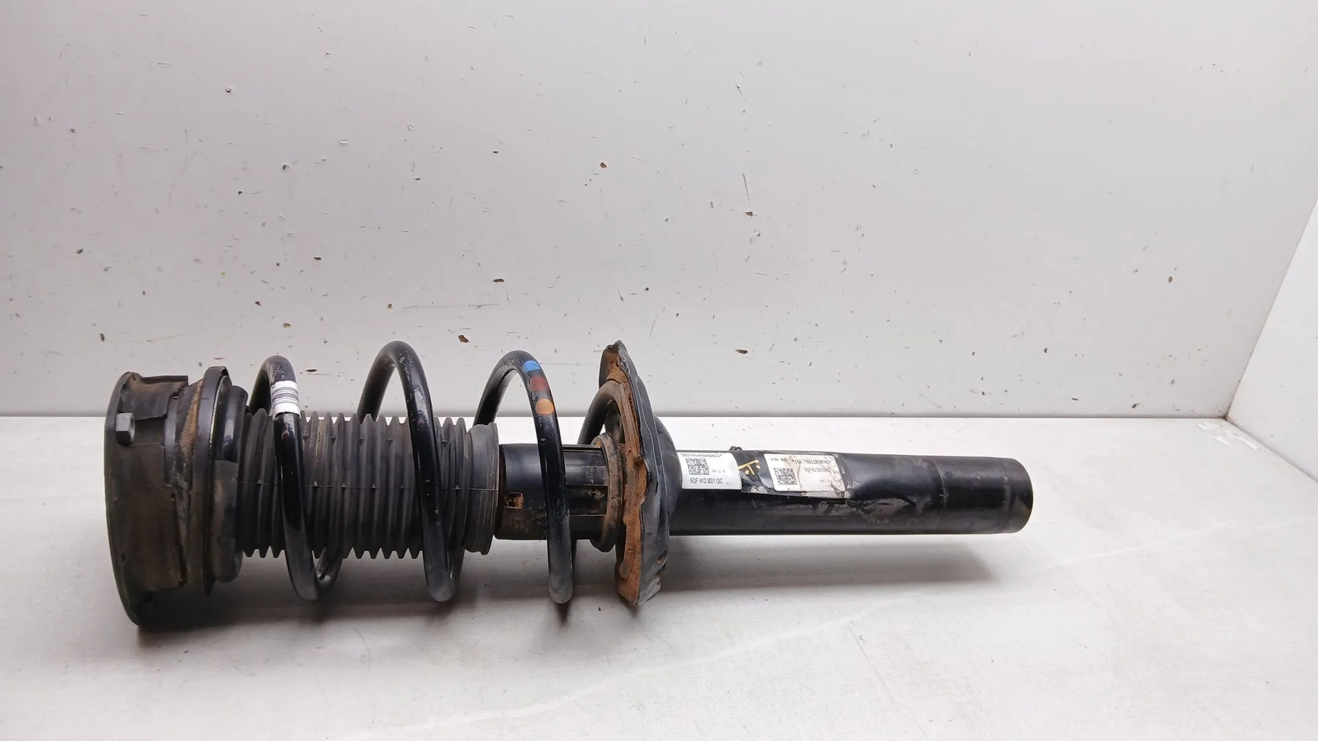 Amortiguador Delantero Izquierdo para Volkswagen Tiguan (Ad1, Ax1)