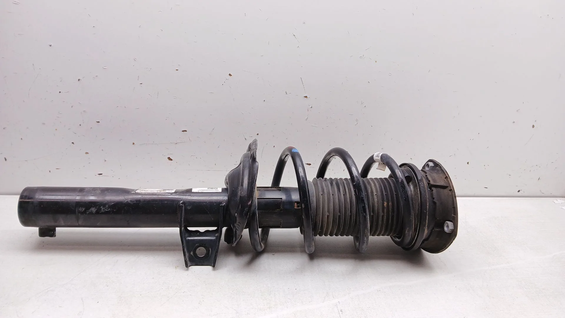 Amortiguador Delantero Izquierdo para Volkswagen Tiguan (Ad1, Ax1)