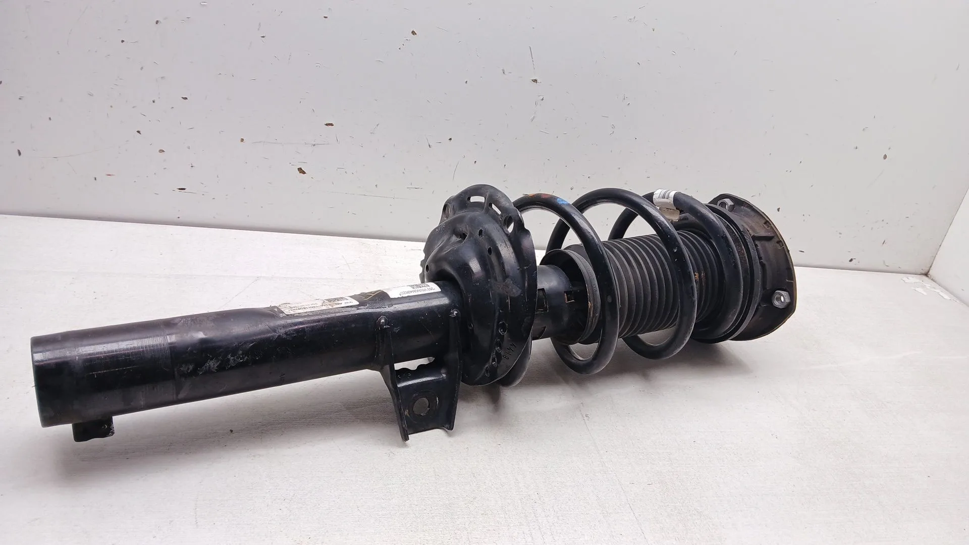 Amortiguador Delantero Izquierdo para Volkswagen Tiguan (Ad1, Ax1)