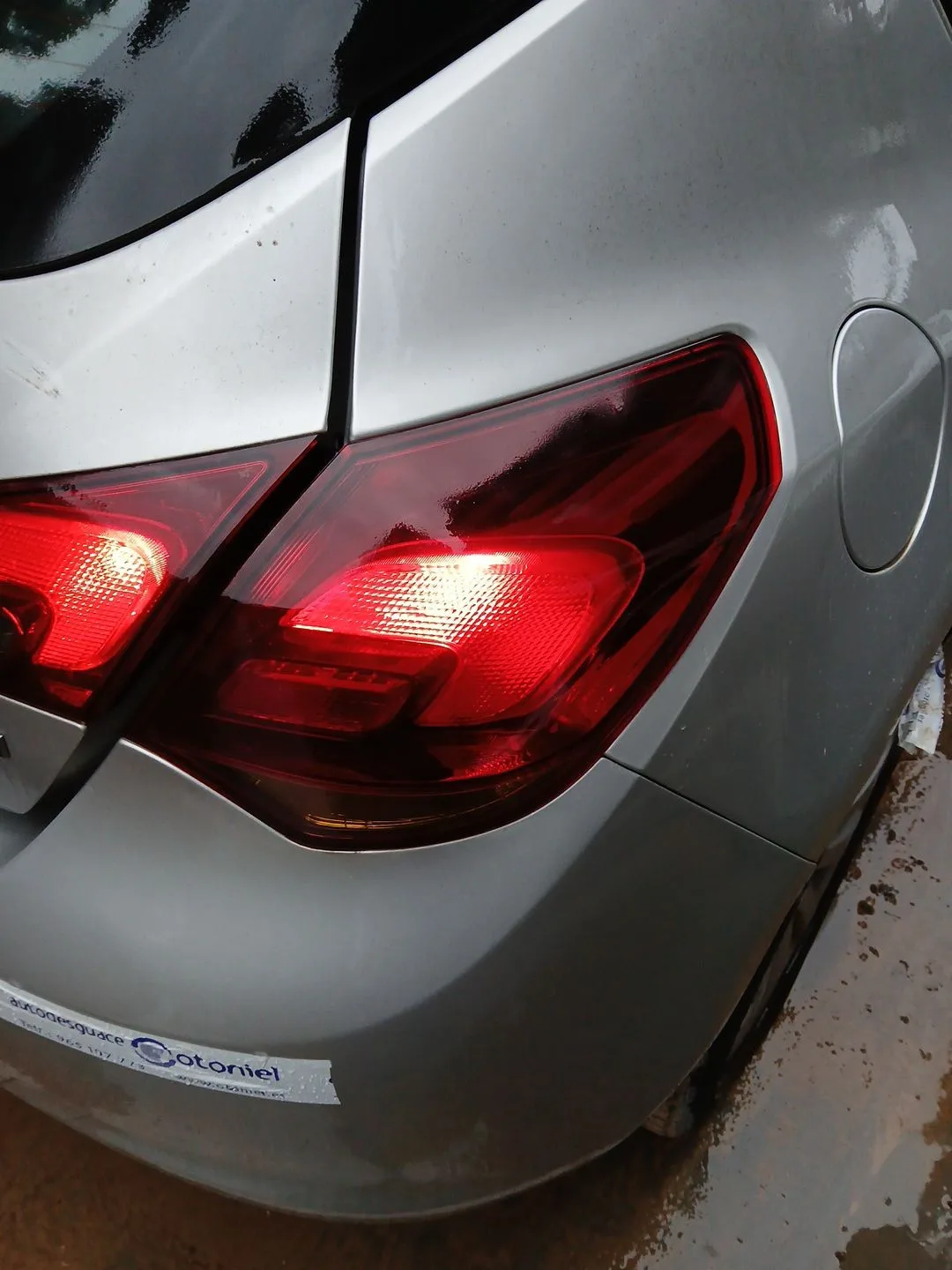 Piloto Trasero Derecho para Opel Astra J (P10)