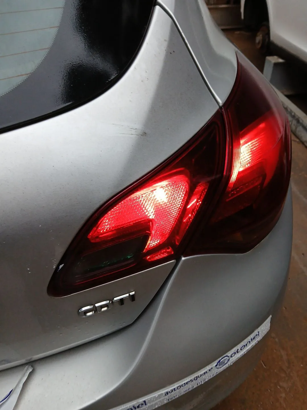 Piloto Trasero Derecho Interior para Opel Astra J (P10)
