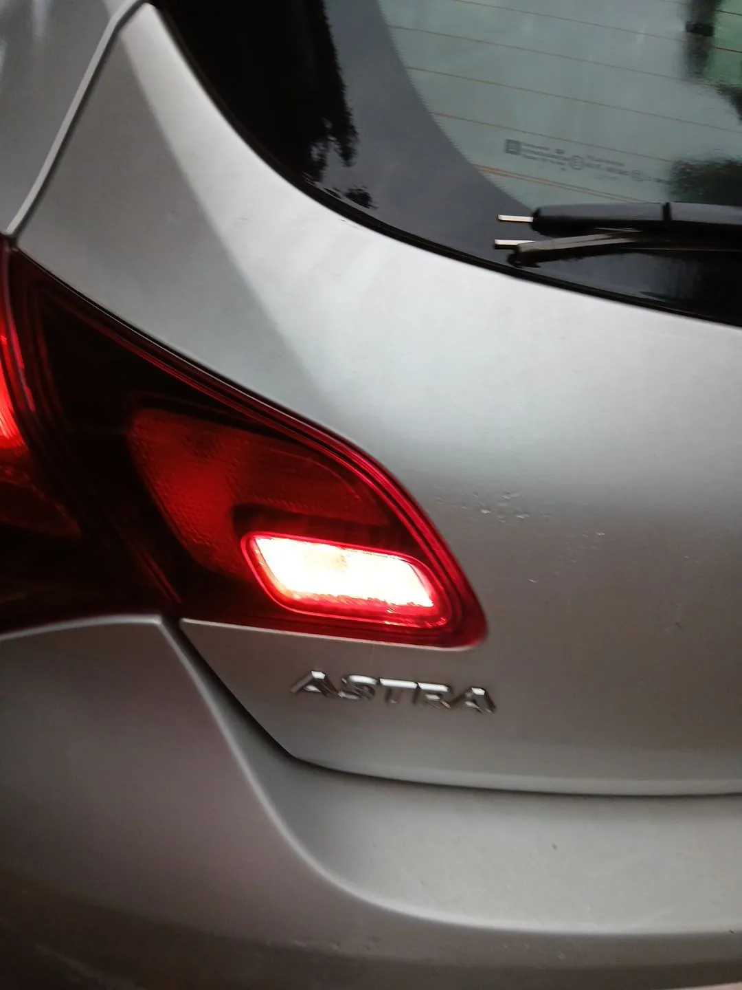 Piloto Trasero Izquierdo Interior para Opel Astra J (P10)