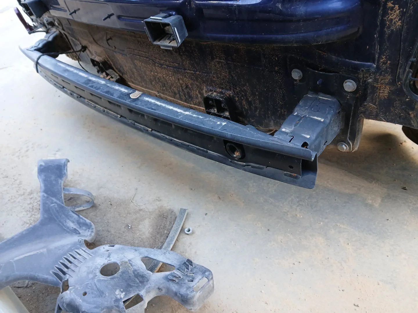Refuerzo Paragolpes Trasero para Audi Q2 (Gab, Gag)