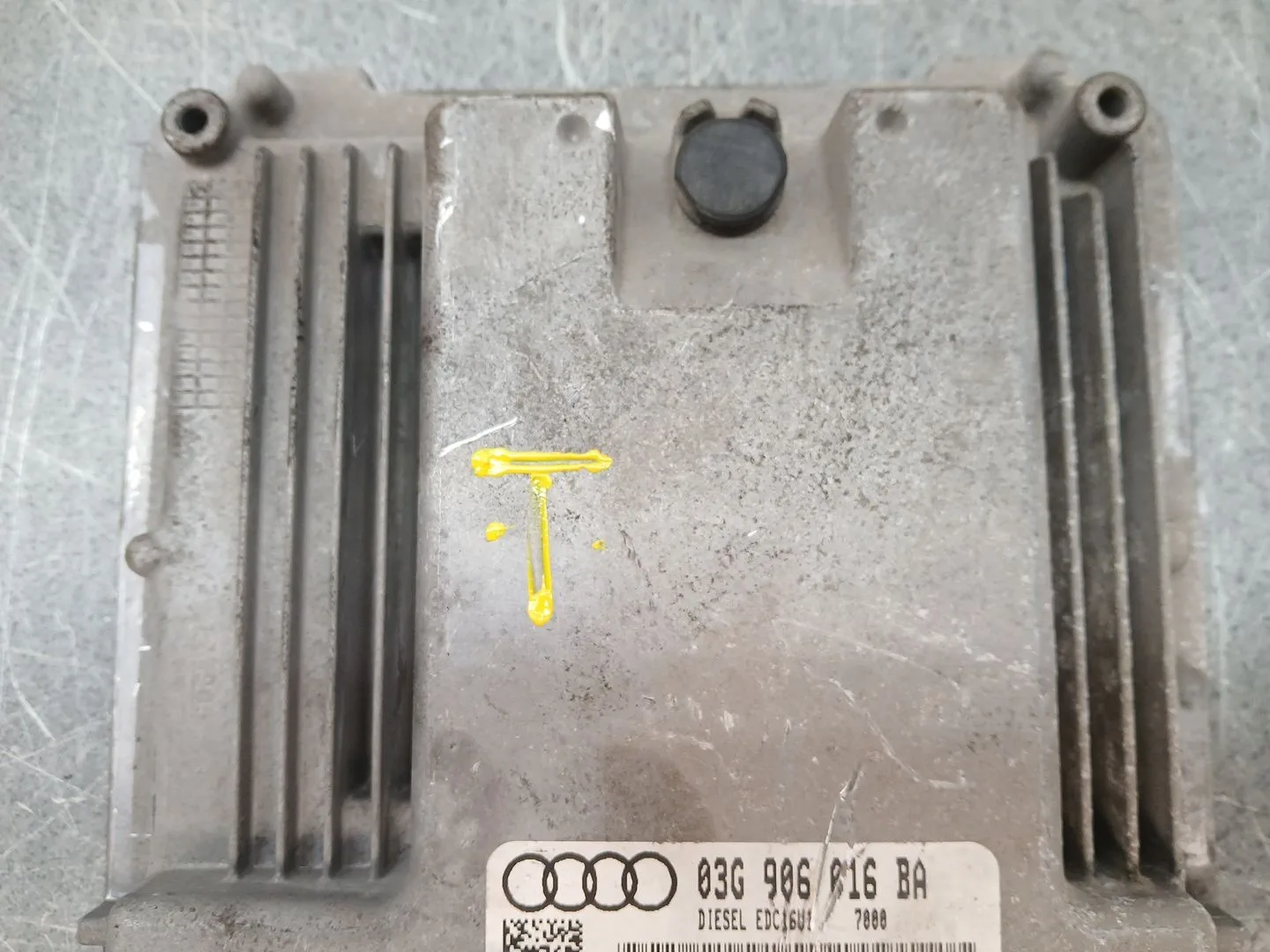 Centralita Motor Uce para Audi A3 (8P1)