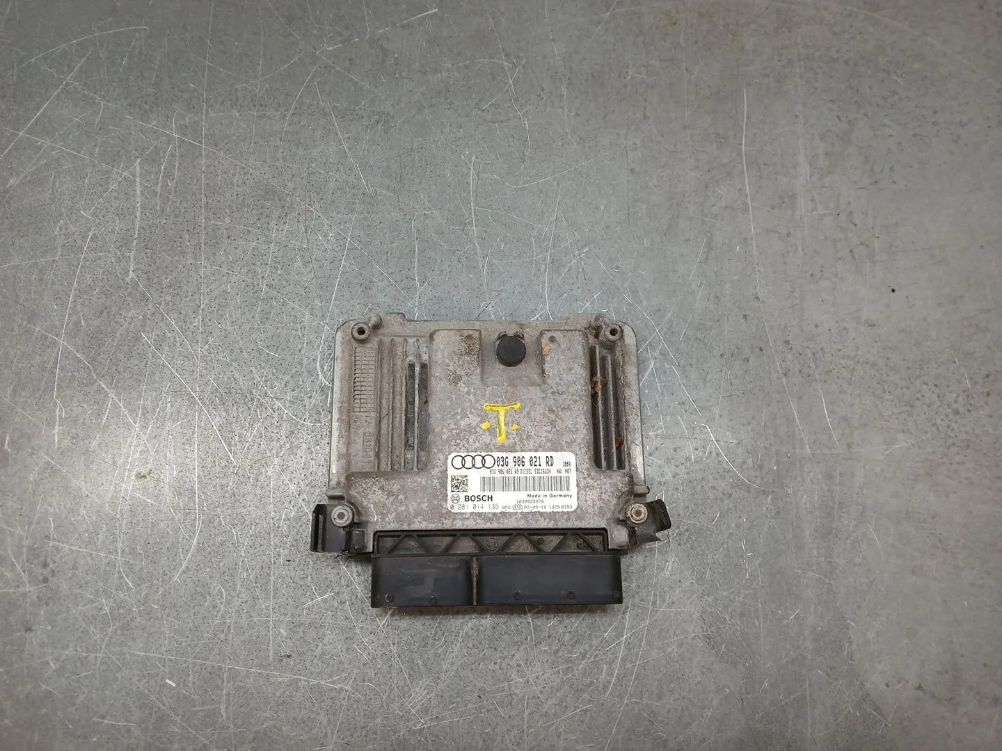 Centralita Motor Uce para Audi A3 (8P1)